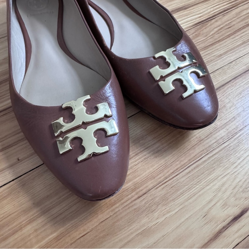 Tory Burch Raleigh Flat, gold logo leather sole - Picture 9 of 9